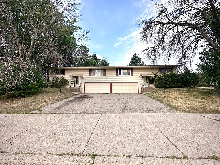 8833 Queen Ave S — Photo 1