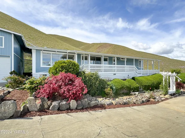 300 Alps Rd Unit 1023, Moxee, WA 98936