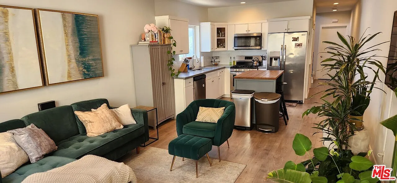 4 bed, 1700 sqft, $4,100 — Photo 4