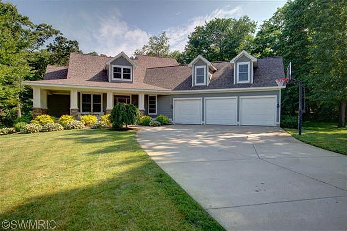 1st image of 4364 Trail East Dr NE