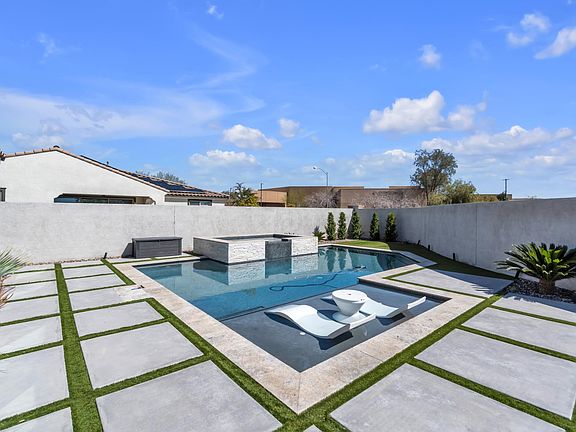 2nd image of 5992 Villa Loma St
