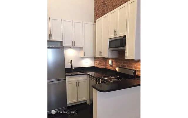 Rented by Douglas Elliman | media 31