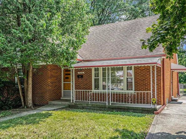 16046 Stephens Dr, Eastpointe, MI 48021
