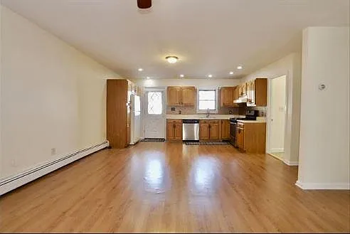 136 Essex St #3 — Photo 6