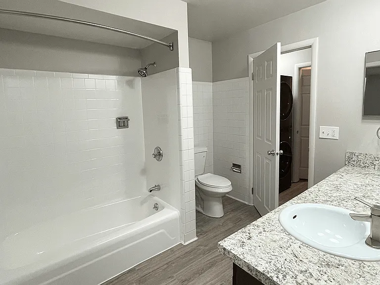 Large Full Bathroom with Tub