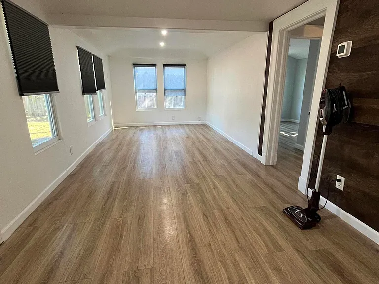 728 Talladega St — Photo 2