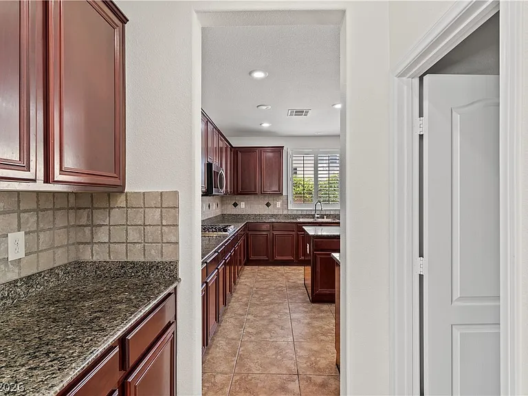 758 London Eye Ct — Photo 26