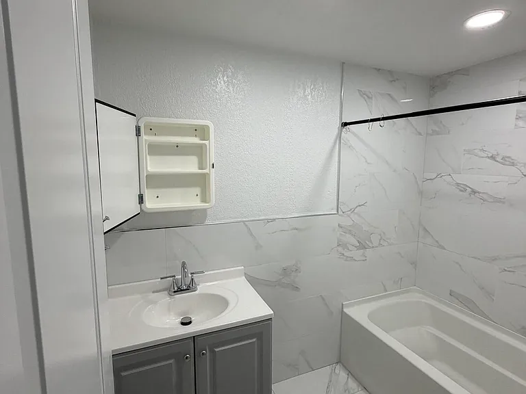 442 Winters St — Photo 35