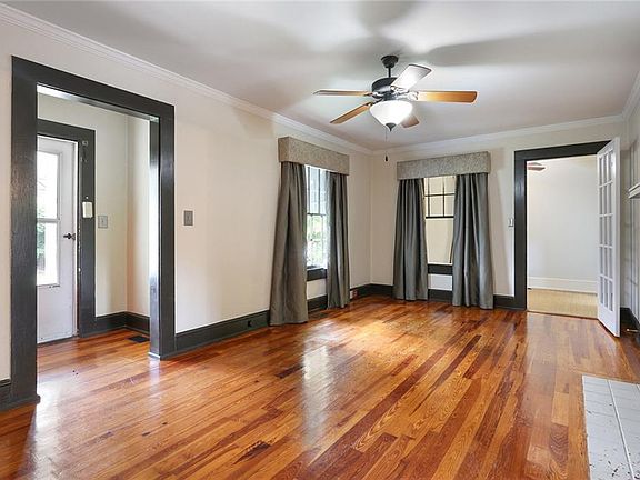 5th image of 52 Moore Ave