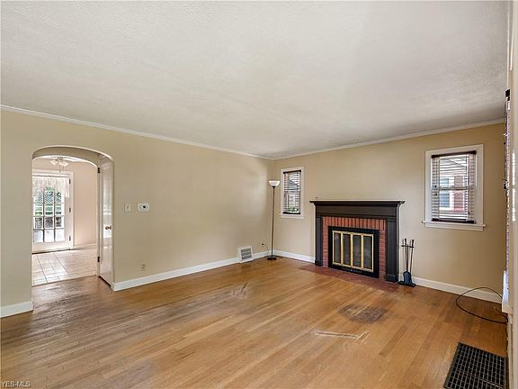 2nd image of 3836 10th St SW