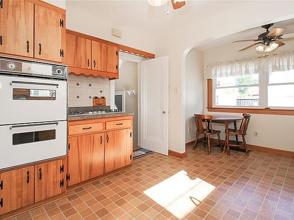 5th image of 7798 Whitehaven Dr
