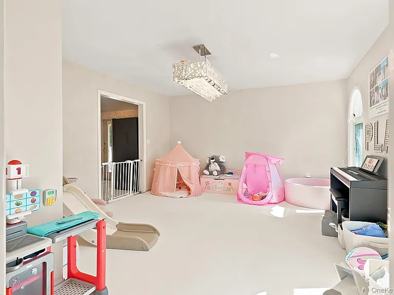316 Gainsborg Ave #2 — Photo 11