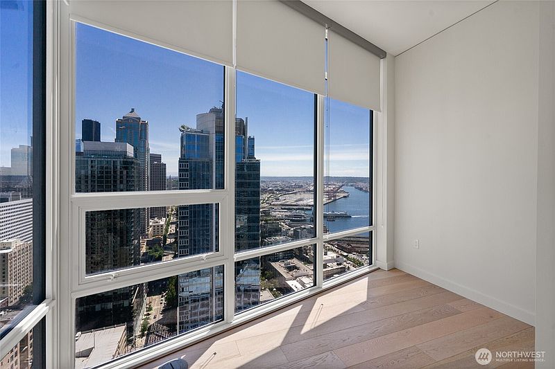 4th image of 121 Stewart Street #3302