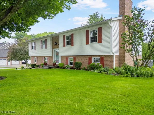 2125 Briarwood St, Louisville, OH 44641