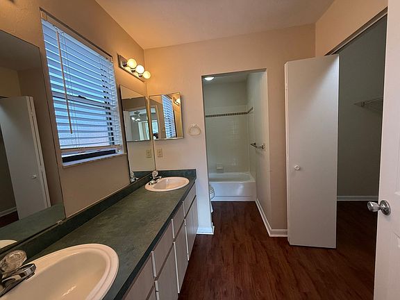 4th image of 2260 NW 41st Pl