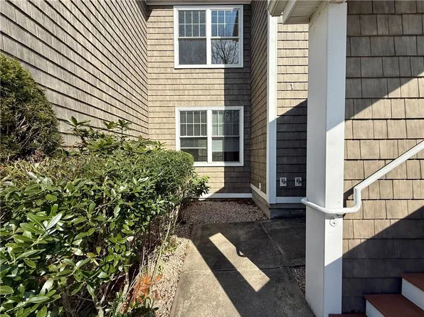70 Turner St #A1, Warwick, RI 02886