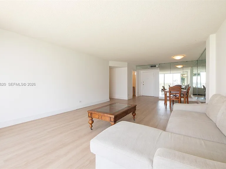 1001-91 Bay Hbr #511 — Photo 10