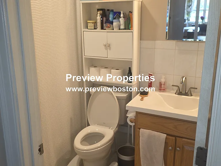 321 N Harvard St #P — Photo 4
