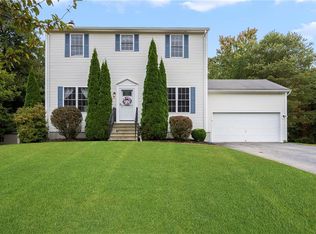 67 Ridgewood Ln, South Kingstown, RI 02879