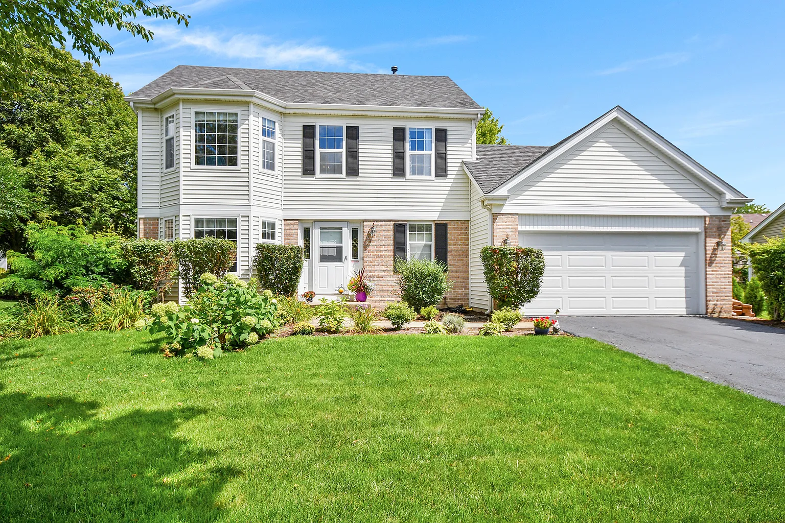 802 Arrowhead Ln photo 1