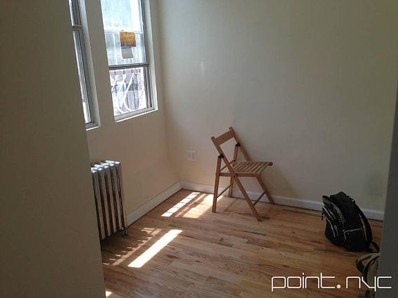 3rd image of 264 E 2nd St APT 2