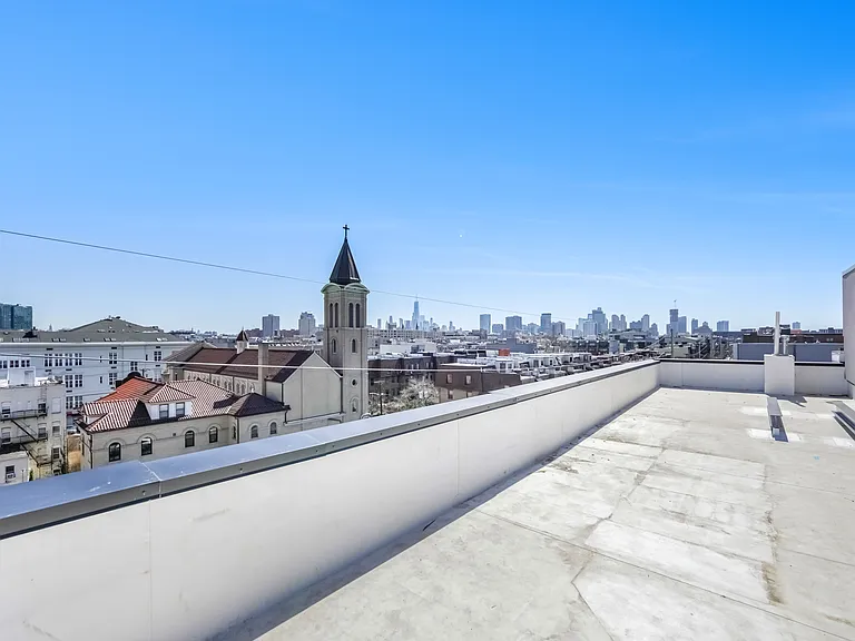 706 Madison St #405 — Photo 10
