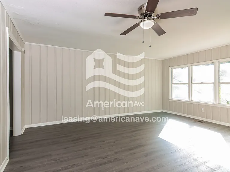1363271_004_living_room_14155328.jpg