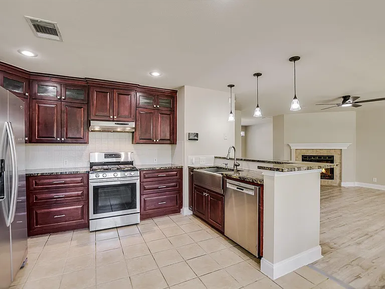 8111 Hawick Dr — Photo 7