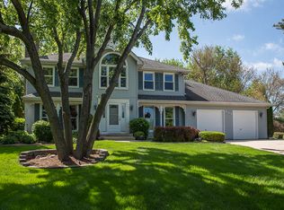 857 Kingston Ln, Bartlett, IL 60103