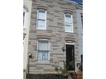 437 Elm St NW photo 1