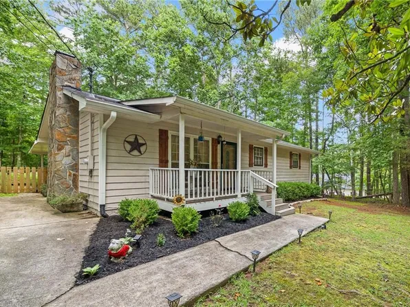 5527 Centry Dr, Villa Rica, GA 30180