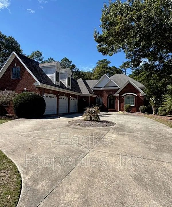 113 Longleaf Ave