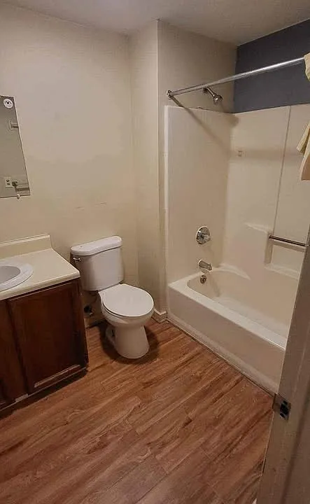 5 E Church St #307