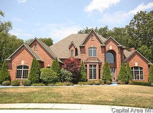 6200 Mackenzie Pl, Springfield, IL 62711