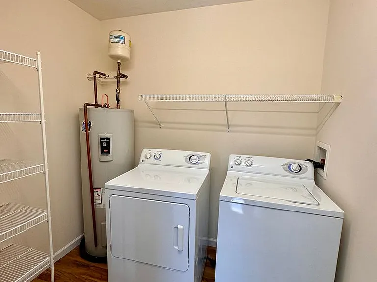 1027 Shenandoah St #102 — Photo 12