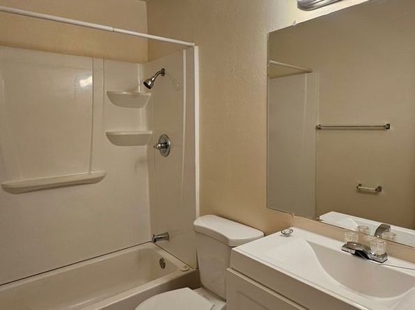 5410 Phoenix Ave NE APT 2