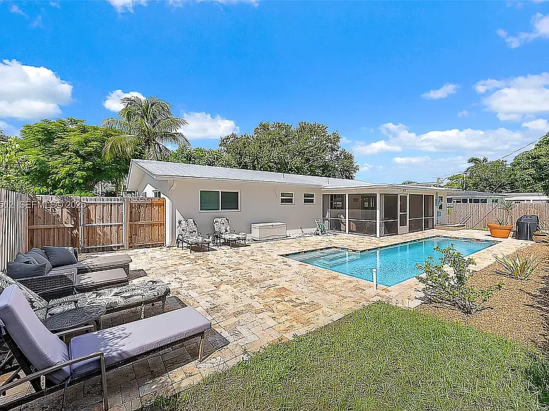 367 Riverside Dr — Photo 24