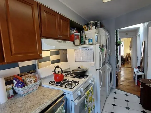 19-15 23rd Avenue image 2 of 10