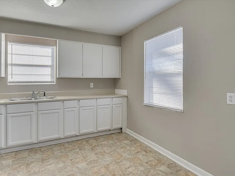 Cedar Pines — Photo 21
