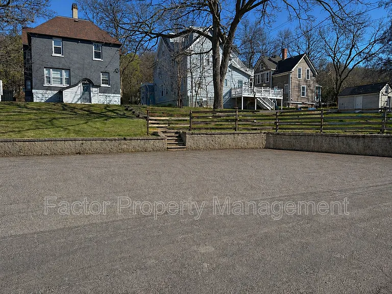 328 N 6th St #2 — Photo 5