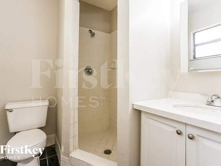 1301 NW 2nd St — Photo 11