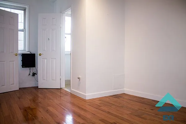 Rented by EXR | media 26