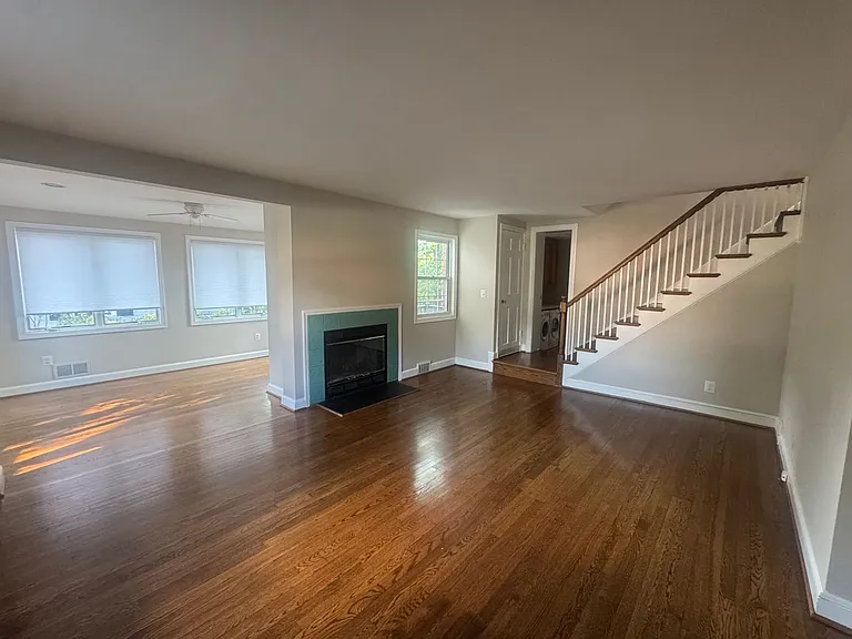 42 S Park Dr — Photo 4