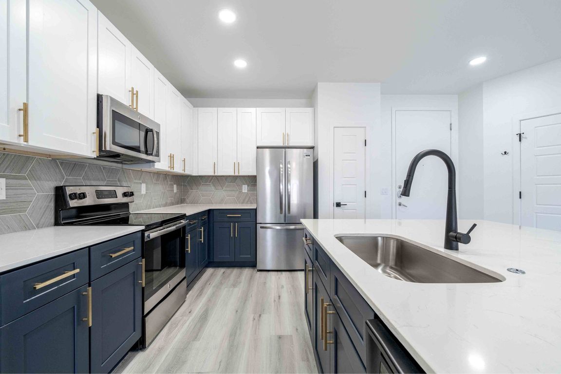 Slate Scottsdale, Phoenix, AZ, Vacant Kitchen