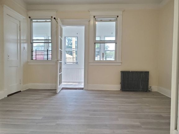 2nd image of 171 Van Buren St #2