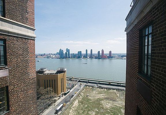 4th image of 5 Tudor City Pl APT 1728