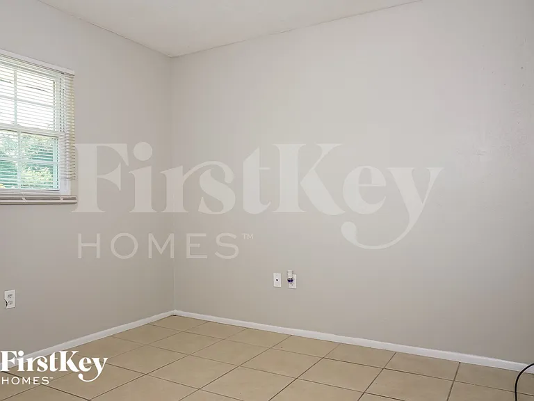 1513 Harbor Blvd — Photo 11