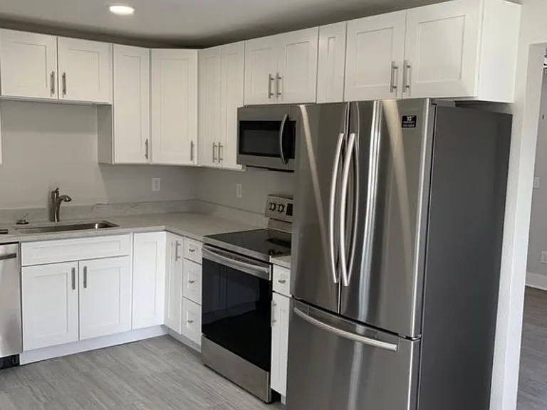 1173 Moline St — Photo 2