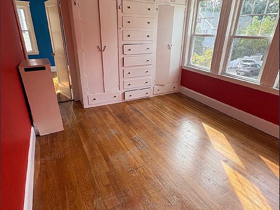 4th image of 107 Warwick Rd #2