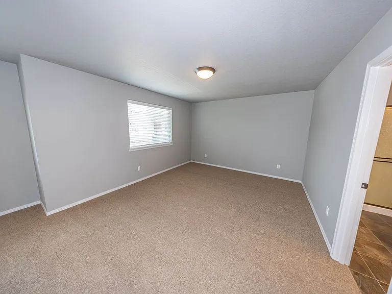 13704 NE 64th Cir — Photo 10